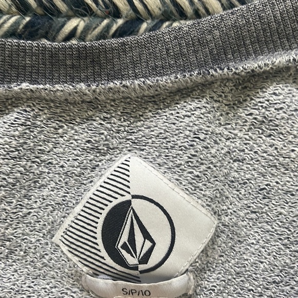Womens Volcom long sleeve top. Size Small. - Picture 2 of 2